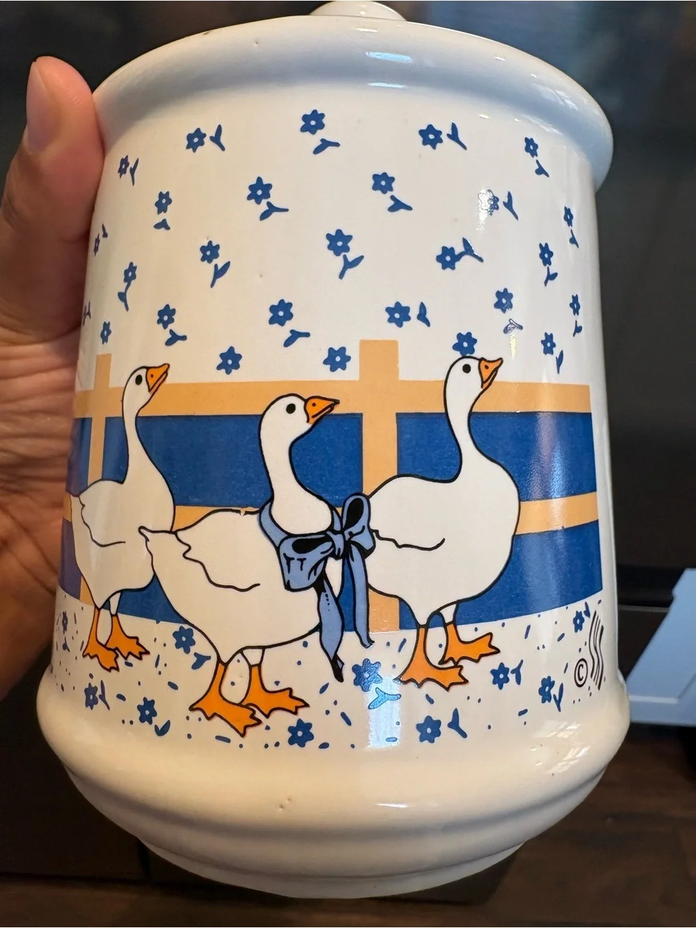 Vintage 80’s Blue Ribbon Country Geese Small Ceramic Canister 7”x5” w/ Lid EUC